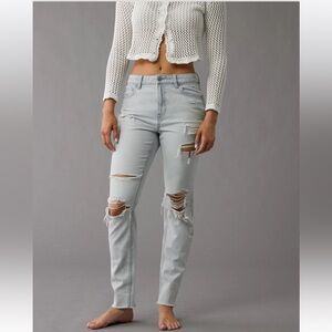 AE Super High Rise Strigid Ripped Mom Jean in Ultra Light Crackle Size 10
